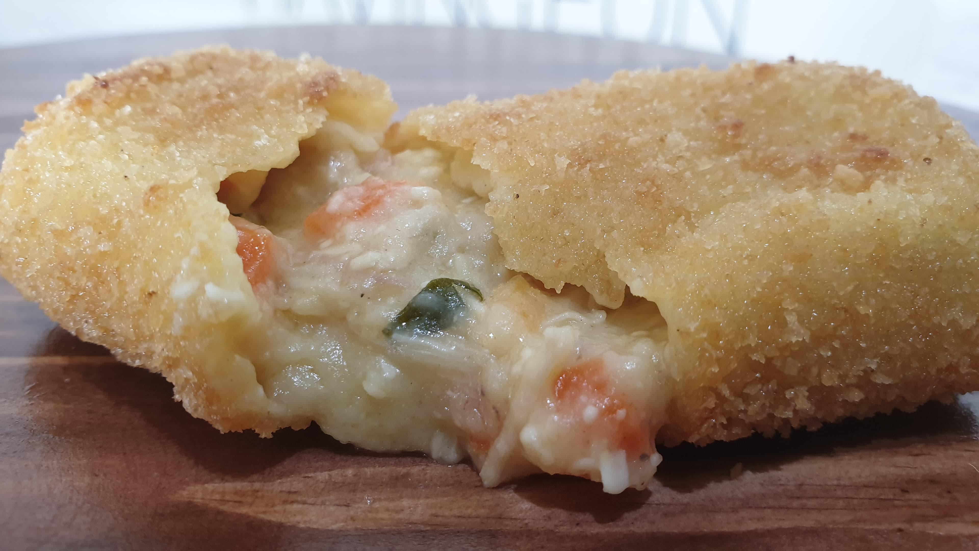 Cheesy Chicken Risoles