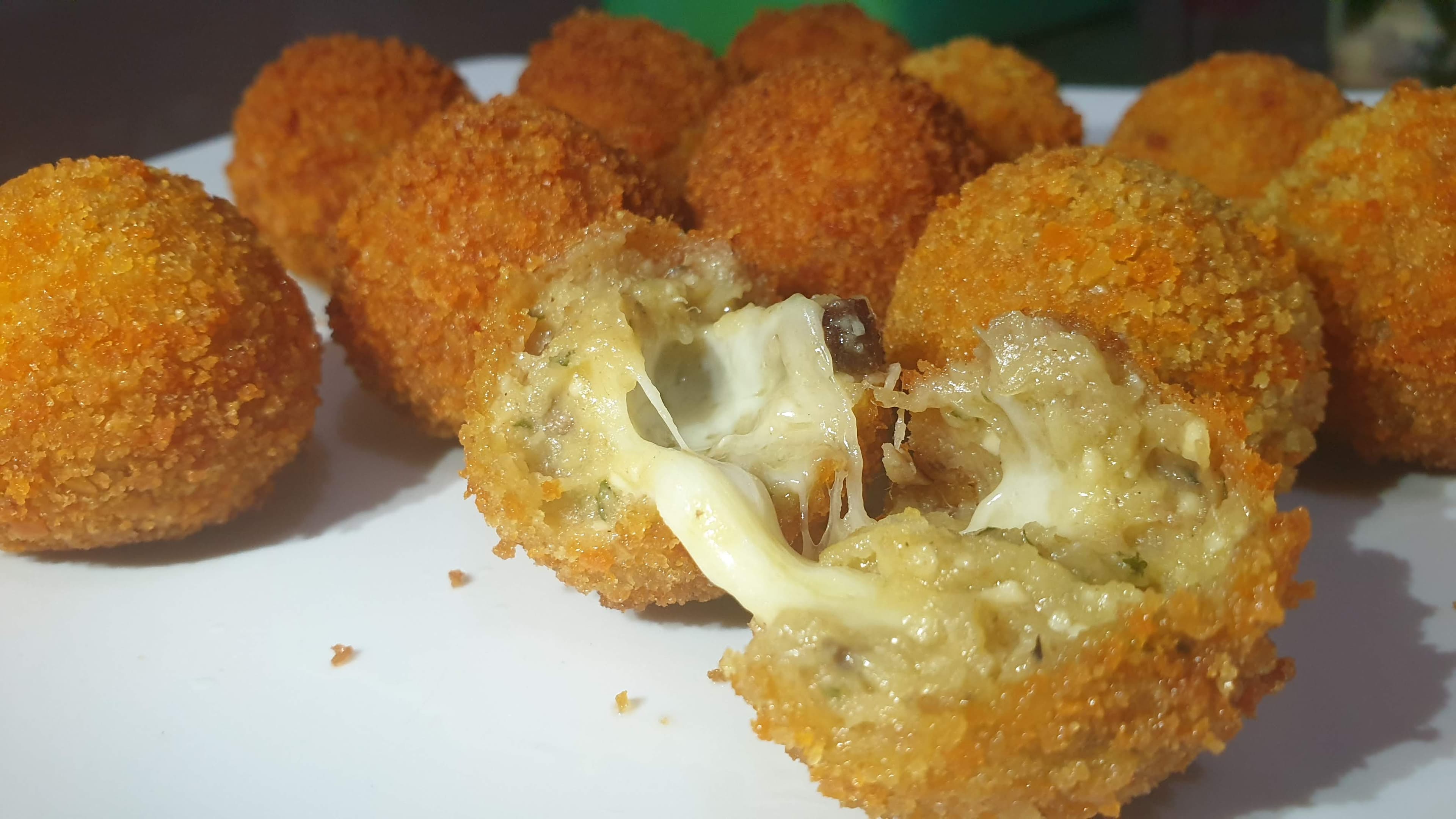 Bitterballen Beef Mozza